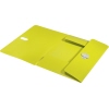 Gelbe, 100 % recycelbare Dokumentenmappe mit Klappe und Druckknopfverschluss.