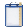 Transparente Heftbox in Blau mit Tragegriff und eingelegtem Lineal auf der rechten Seite.