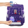Magnetisches Accessoire in Form eines Pegasus wird an einem Schulranzen mit lila Design angebracht.