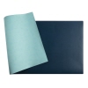 Zweifarbige, flexible Schreibunterlage in tropisch/grün und blau, teilweise aufgerollt dargestellt.