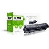Schwarzer KMP Toner TK-1150 neben der Verpackung auf weißem Hintergrund.