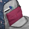 Innenansicht eines Schulrucksacks mit Stiftschlaufe und Smartphone-Fach.