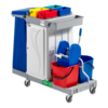 Reinigungswagen mit mehreren Eimern und Abfallbehälter in einem Anwendungsbeispiel.