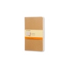 Braunes Moleskine Notizheft Cahier L mit flexiblen Einband und einem orangefarbenen Aufkleber.