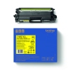 Gelber Brother Toner TN-821XL mit Verpackung und Tonerkartusche auf einem neutralen Hintergrund.