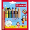 Packung mit sechs STABILO woody 3 in 1 Buntstiften inklusive einem Spitzer.