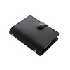 Schwarzer, faltbarer Organizer mit Druckknopf und sichtbaren Nieten, im Pocket-Format.