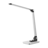 Tischleuchte mit schwenkbarem Kopf und dimmbarer Lichtquelle in silberner, gebürsteter Optik.