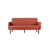 Rotes Sofa mit Armlehnen und schwarzen Beinen, Frontansicht.