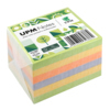 Bunte Haftnotizen in einer quadratischen Verpackung mit 100 Blättern von UPM Notes.