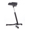 Ergonomische Stehhilfe mit höhenverstellbarem Sitz und rutschhemmendem Design.