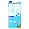 Packung fettarme H-Milch mit 1,5 % Fettgehalt, blaues Design und Spritzmotiv.