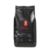 Schwarze Verpackung mit rotem Etikett für Kaffee AromaPur Café Crema, 1000g.