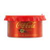 Lufterfrischer in runder Dose mit rotem Deckel und Coca-Cola Vanilla Design.