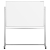 Mobile Schreibtafel mit Aluminiumrahmen und Rollen, auf einem stabilen Gestell.