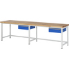 Holzwerkbank mit zwei blauen Schubladen und stabiler Metallkonstruktion in seitlicher Ansicht.