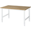 Arbeitstisch mit Holzplatte und Metallgestell in weißer Farbe.