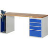 Werkbank mit Holzplatte, Schraubstock und vier Schubladen in blauem Unterbau.