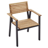 Gartenstuhl mit Holzlatten und schwarzem Metallgestell, geeignet für Terrasse oder Garten.
