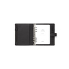 Schwarzer, offener Organiser aus genarbtem Leder mit Planer und Ringen im DIN A5 Format.