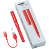Roter Lamy Digitalstift Stylus Pen safari note+ mit Verpackung und USB-Kabel.