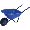 Blaue Kinderschubkarre mit formstabiler Mulde und pannensicherem Rad auf schwarzem Gestell.
