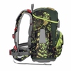 Seitenansicht eines grünen Schulranzens mit Camouflage-Muster und ergonomischen Tragegurten.
