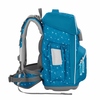 Blau gestreifter Schulranzen mit ergonomischem Rücken und mehreren Taschen, seitliche Ansicht.