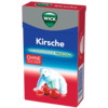 Bunte Verpackung der WICK Hustenbonbons mit Kirschgeschmack und einem Bären auf der Vorderseite.