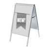 Grau melierter Kundenstopper DIN A1 mit dem Schriftzug "NEW!" auf einem transparenten Banner.