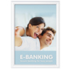 Weißer Bilderwechselrahmen im Format DIN A3 mit einem E-Banking Motiv.