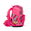 Seitenansicht eines pinken ergobag Schulranzens mit bunten Mustern und seitlichen Taschen.