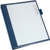 Blaue Ringbuchmappe mit Klarsichttasche und Signalreiterleiste, gezeigt in offener Ansicht.