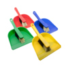 Kehrgarnitur in vier Farben (rot, blau, grün, gelb) mit Breite der Schaufel von 18 cm.