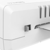 Laminiergerät in Weiß mit Schlitze für Folien, ansichtseitlich.