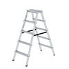 Stehleiter mit sieben Stufen, breiter Plattform und stabilen, rutschfesten Füßen.