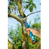 GARDENA Aufsatz Teleskopstiel Combisystem 300 PP Gartensäge Produktbild pa_anwendungsbeispiel_1 S
