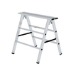 Klappbarer Arbeitsbock aus Aluminium mit stabilen Holmen und Spreizsicherung, seitlich sichtbar.