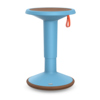 Pastellblauer, höhenverstellbarer Sitzhocker mit runden Standfuß und Handschlaufe.