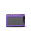 Lila Geldbörse mit transparentem Sichtfenster und Reißverschluss, Frontansicht.