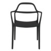 Schwarzer Gartenstuhl mit leichtem, modernem Design und offener Rückenlehne.