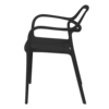 Schwarzer Gartenstuhl mit Armlehnen in seitlicher Sicht.