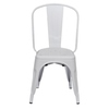 Weißer Gartenstuhl mit perforierter Sitzfläche und industriellem Design, frontale Ansicht.