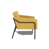 Seitenansicht eines gelben Sessel mit schwarzem Gestell und abnehmbarem Bezug.