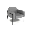 Grauer Sessel mit abnehmbarem Bezug und schwarzem Gestell für den Außenbereich.