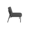 Anthrazitfarbener Sessel mit abnehmbaren Bezug und metallischem Gestell in Seitenansicht.