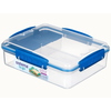 Transparente Lunchbox mit blauen Clips und zwei Innenfächern für Snacks.
