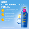 Sonnenlotion von NIVEA SUN mit Citrasell-Protect™, Vitamin C und Hyaluron auf blauem Hintergrund.