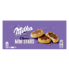 Milka Choco Mini Stars Packung mit fünf Keksen, gefüllt mit Milchcreme und Schokolade.