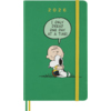 Grüner Buchkalender 2026 mit Charlie Brown und Snoopy auf dem Cover und gelbem Gummiband.